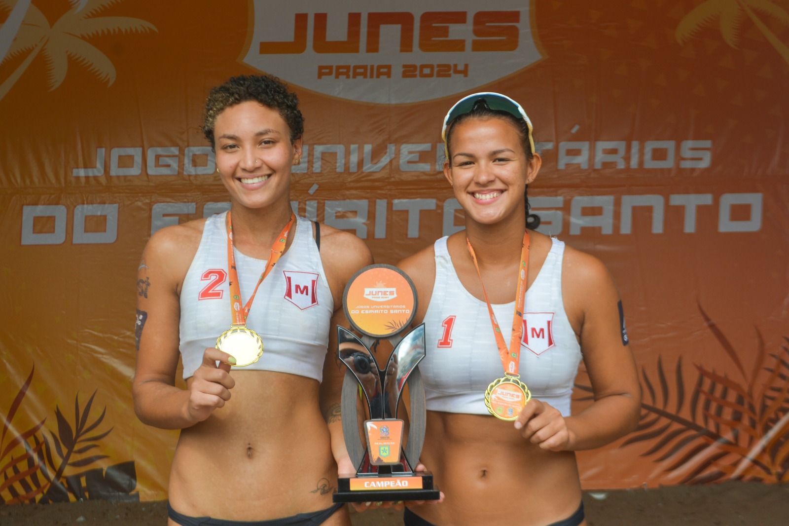 Luiza Sena e Karen Neto, da AEST, são campeãs do Junes Praia 2024