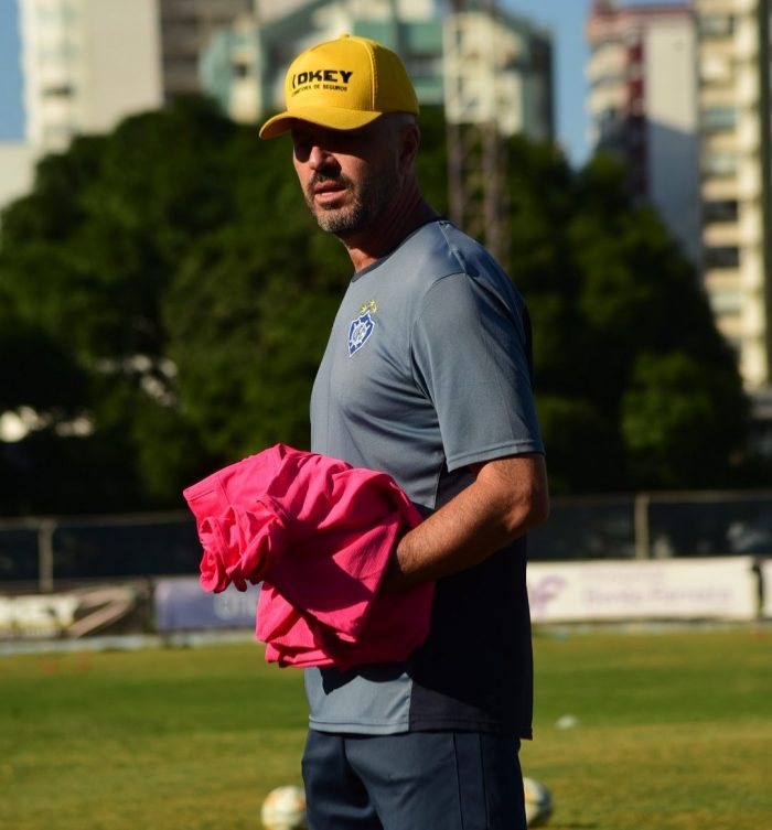 Rafael Jaques conta com o apoio da torcida Alvianil em tira-teima contra o Porto Vitória