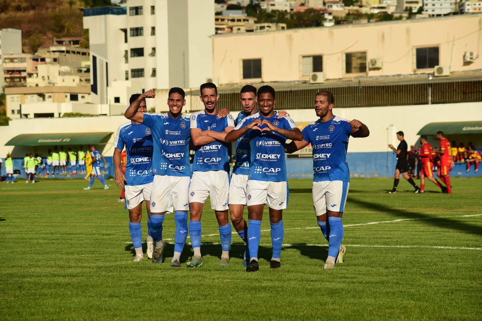 Vitória goleia o Vilavelhense e se isola na liderança do Grupo B da Copa ES