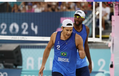 evandro e arthur 400x255 - Vôlei de praia: Evandro e Arthur avançam para as oitavas em Paris