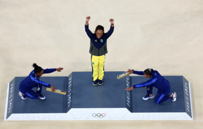 rebeca e ouro nas olimpiadas de paris 400x255 - Rebeca é ouro no solo e vira maior medalhista olímpica do Brasil