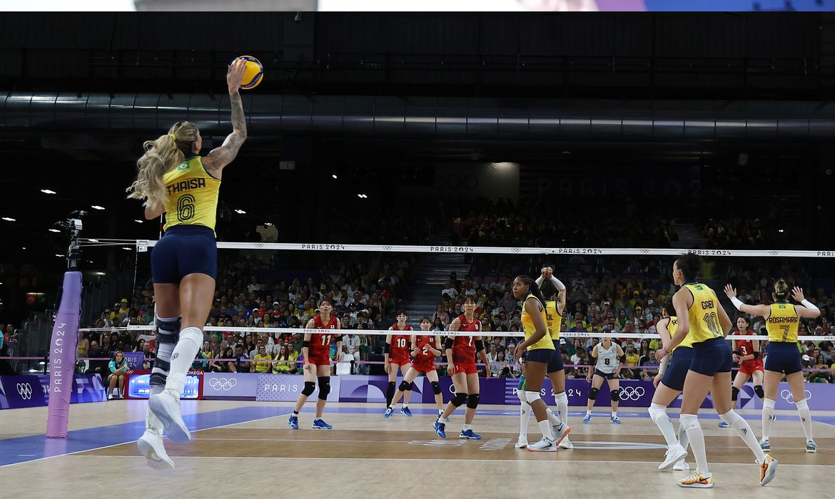 Brasil vence Japão por 3 a 0 no vôlei feminino