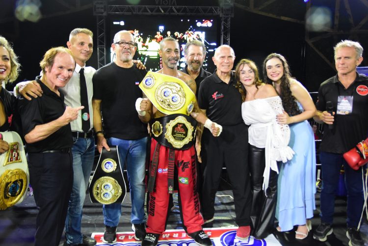 Laécio Nunes vence italiano, conquista título mundial de kickboxing e aposenta invicto