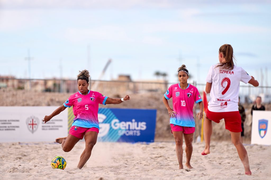 JAR WORLDWINNERS 3836 1024x683 - São Pedro goleia polonesas e garante o 1º lugar no Mundial de Clubes de beach soccer