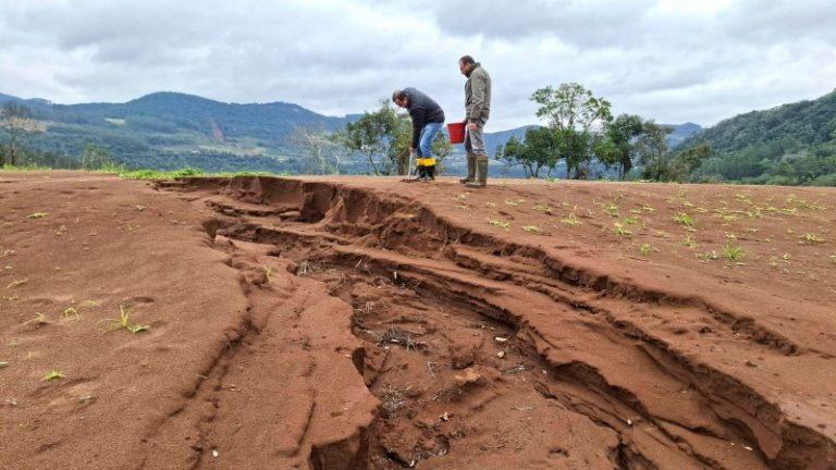 Presidente veta projeto que prorrogava financiamento rural para atingidos por eventos climáticos