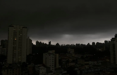 apagao sp 400x255 - São Paulo volta a ter temporal e mais de 70 mil imóveis ficam sem luz