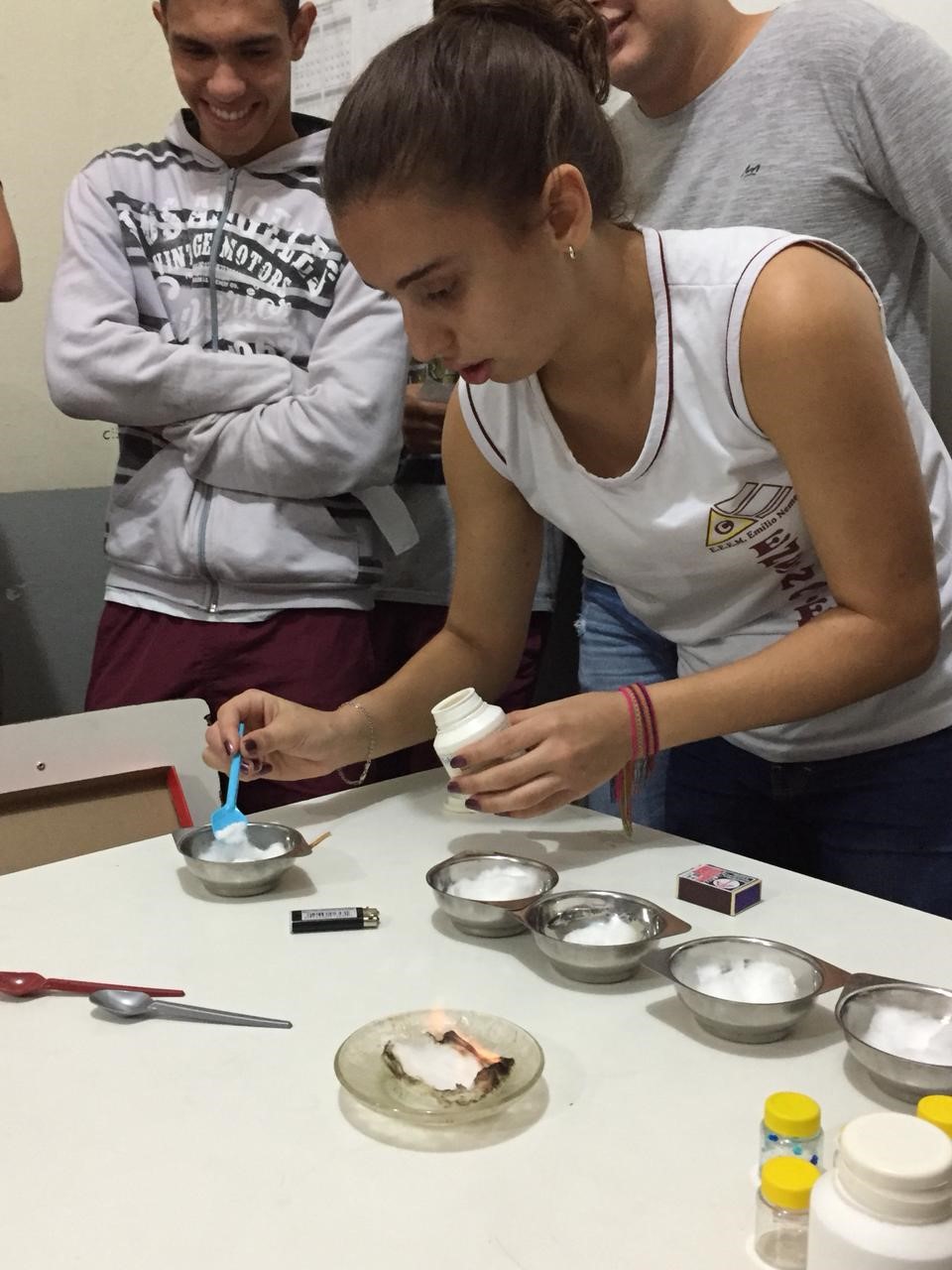 Estudantes de Castelo realizam Mini Feira de Ciências