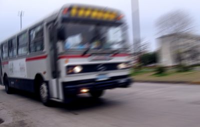 Onibus viana 787 400x255 - EMPRESA DE TRANSPORTE COLETIVO DE CACHOEIRO DEVE INDENIZAR MOTOCICLISTA ATINGIDO POR ÔNIBUS