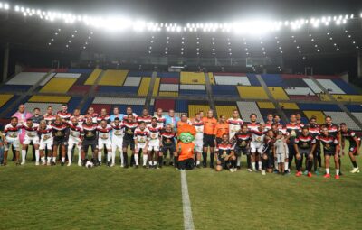 DSC08138 1 400x255 - Jogo das Estrelas do Futebol Capixaba arrecada mais de duas toneladas de alimentos